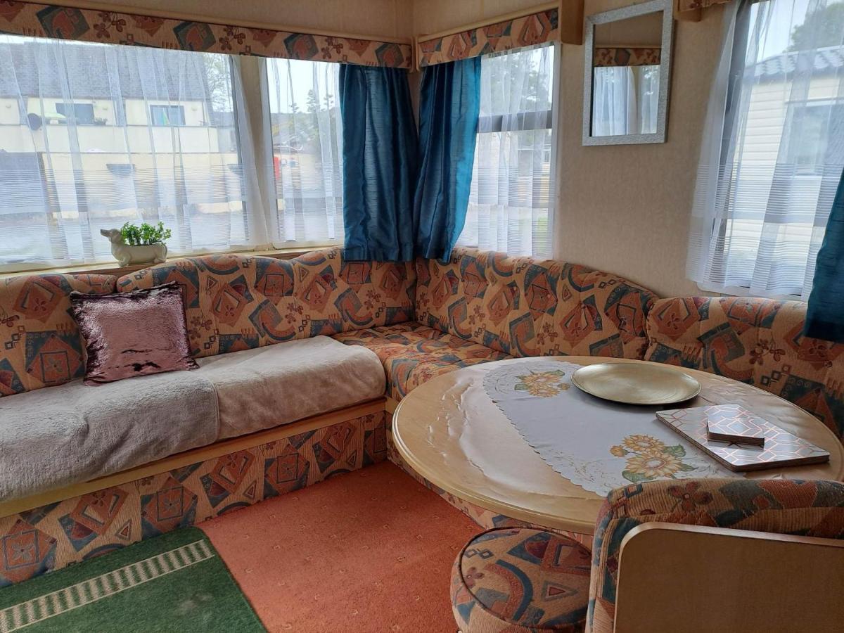 Cosy Caravan At Blackmoor Farm Ludchurch ภายนอก รูปภาพ
