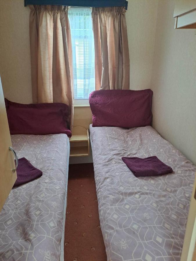 Cosy Caravan At Blackmoor Farm Ludchurch ภายนอก รูปภาพ